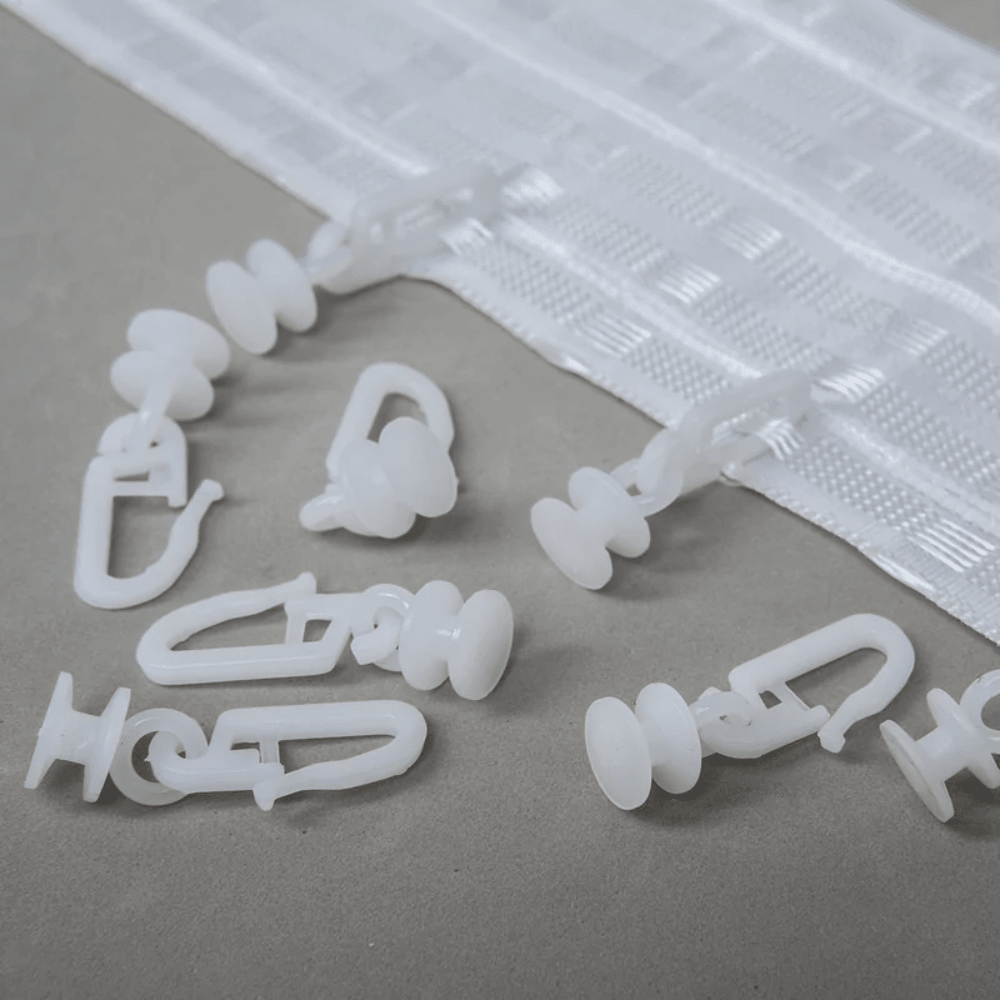 Set 50 Carlige Perdea 2 în 1, Compatibile cu Sine Plate, Plastic Rezistent, Culoare Alb - HASEPE